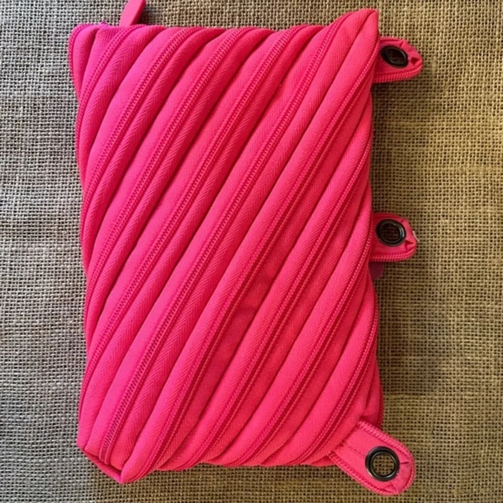 ZIPIT Monster Pencil Case for Girls, Holds Up to 30 Pens, Machine Washable